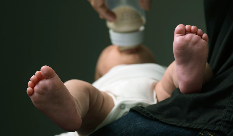 Cosa fare se il neonato è allergico al latte vaccino?