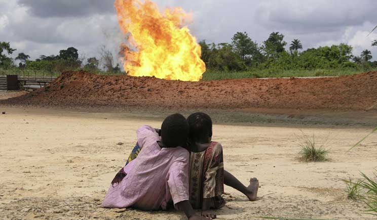 Shell condannata a risarcire pescatori nigeriani per danni ambientali