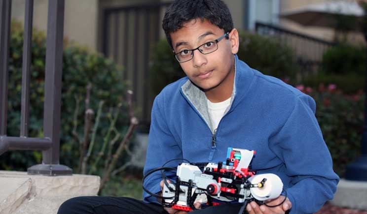 Tredicenne costruisce una stampante braille grazie ai Lego