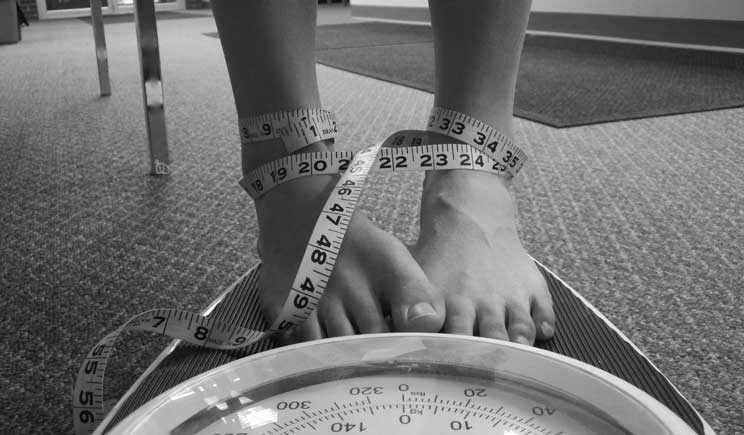 Disturbi alimentari, un fiocchetto lilla contro l’anoressia