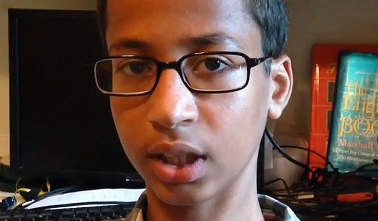 Ahmed, giovane inventore scambiato per terrorista dal suo prof