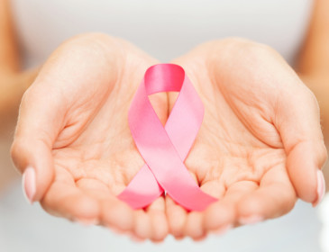 Tribunale nega l’adozione ad una signora colpita da cancro al seno