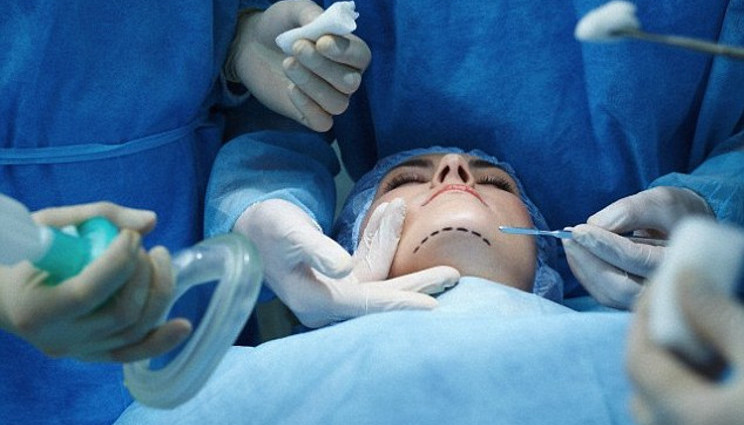 La realtÃ  virtuale offre un supporto in 3D alla chirurgia estetica